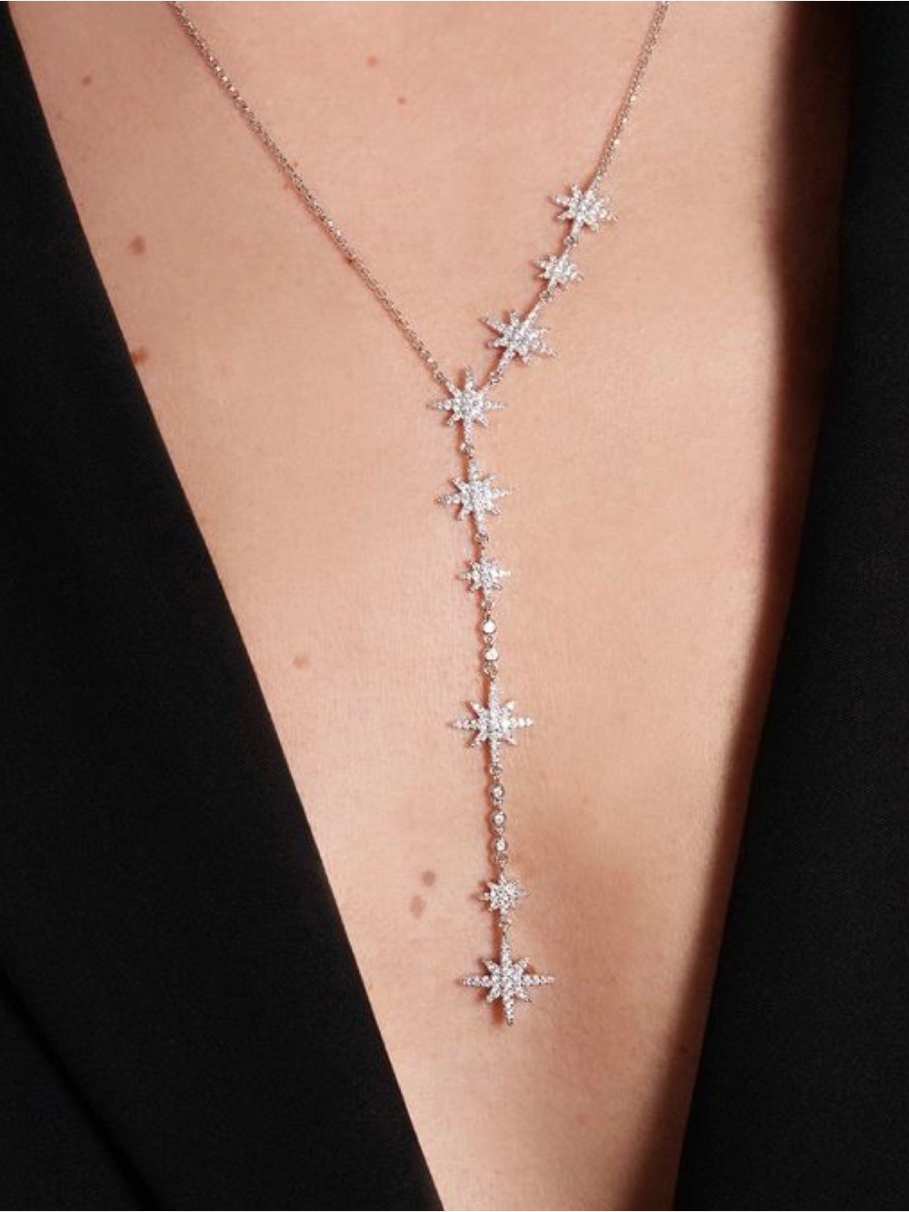 APM Monaco
Adjustable Lavalier Necklace
